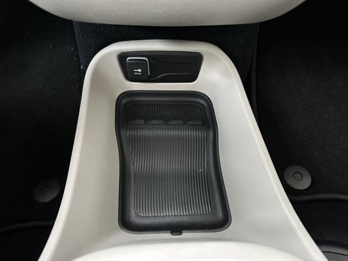 Used 2023 Chrysler Pacifica Touring-L image 33