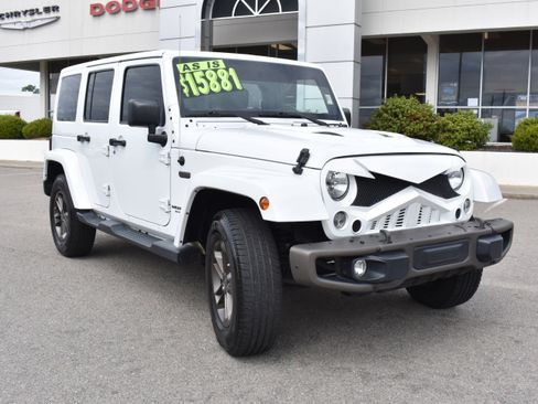 Used 2016 Jeep Wrangler Unlimited Sahara image 3