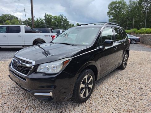 Used 2017 Subaru Forester 2.5i Premium AWD/4WD image 3