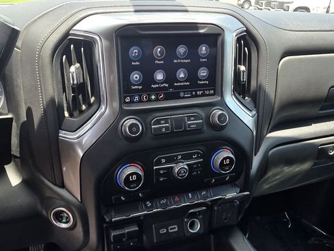 Used 2022 Chevrolet Silverado 1500 LT Trail Boss w/ Convenience Package II AWD/4WD image 10