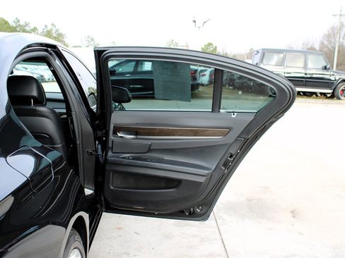 Used 2013 BMW 750i image 31