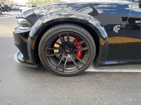 Used 2016 Dodge Charger SRT Hellcat w/ Harman/Kardon Audio Group image 10