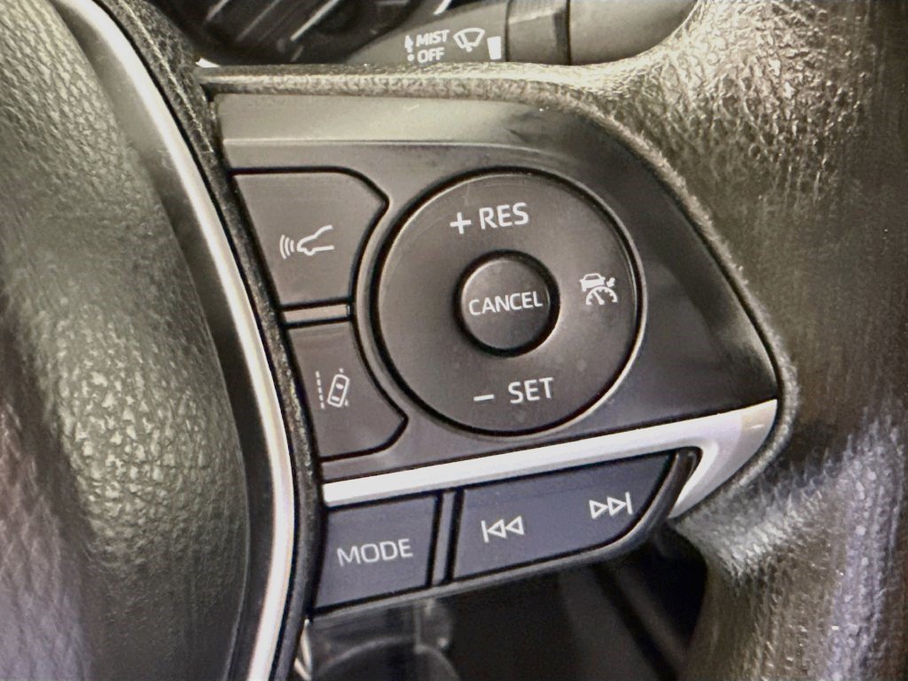 Used 2021 Toyota Camry LE FWD image 14