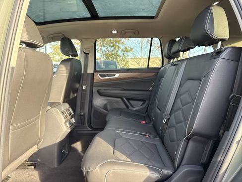 New 2026 Volkswagen Atlas SE image 14