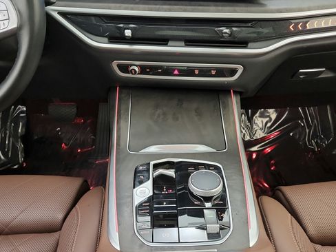 Used 2023 BMW X7 xDrive40i AWD/4WD image 24