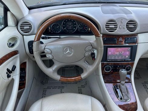 Used 2009 Mercedes-Benz CLK 350 Coupe image 27