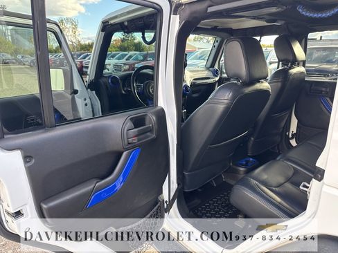 Used 2015 Jeep Wrangler Unlimited Sahara w/ Connectivity Group image 20