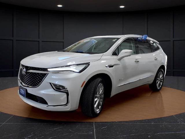 Used 2024 Buick Enclave Avenir w/ Avenir Technology Package AWD/4WD image 3