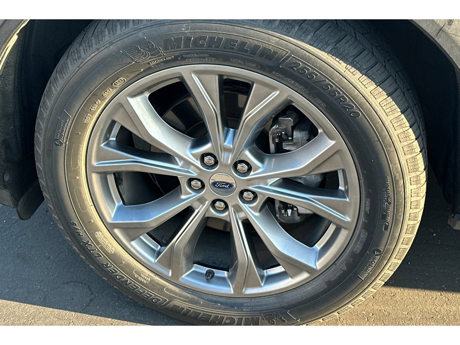 Used 2020 Ford Explorer XLT w/ Equipment Group 202A AWD/4WD image 4