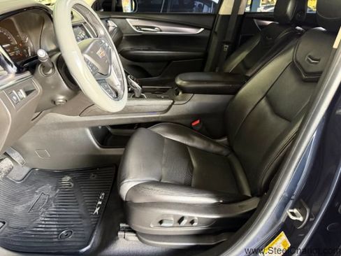 Used 2018 Cadillac XT5 Luxury w/ Driver Awareness Package FWD image 10
