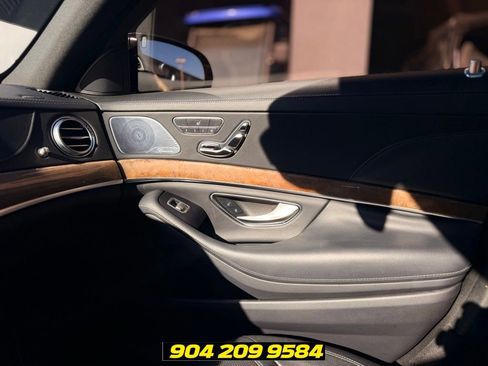 Used 2017 Mercedes-Benz S 550 Sedan image 29
