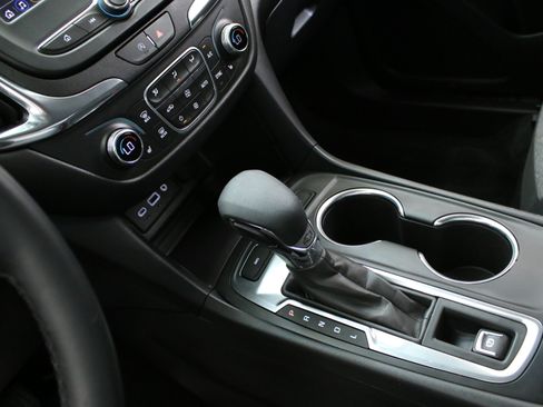 Certified 2024 Chevrolet Equinox LT AWD/4WD image 19