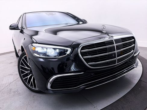 Used 2024 Mercedes-Benz S 580 4MATIC Sedan image 3