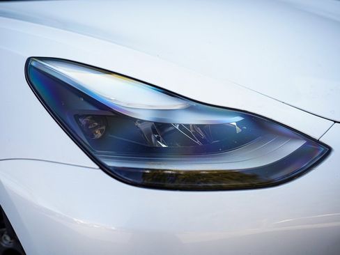 Used 2023 Tesla Model 3 Standard Range image 7