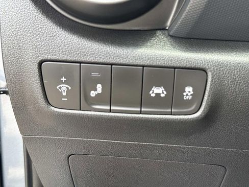 Used 2021 Hyundai Kona SEL FWD image 40