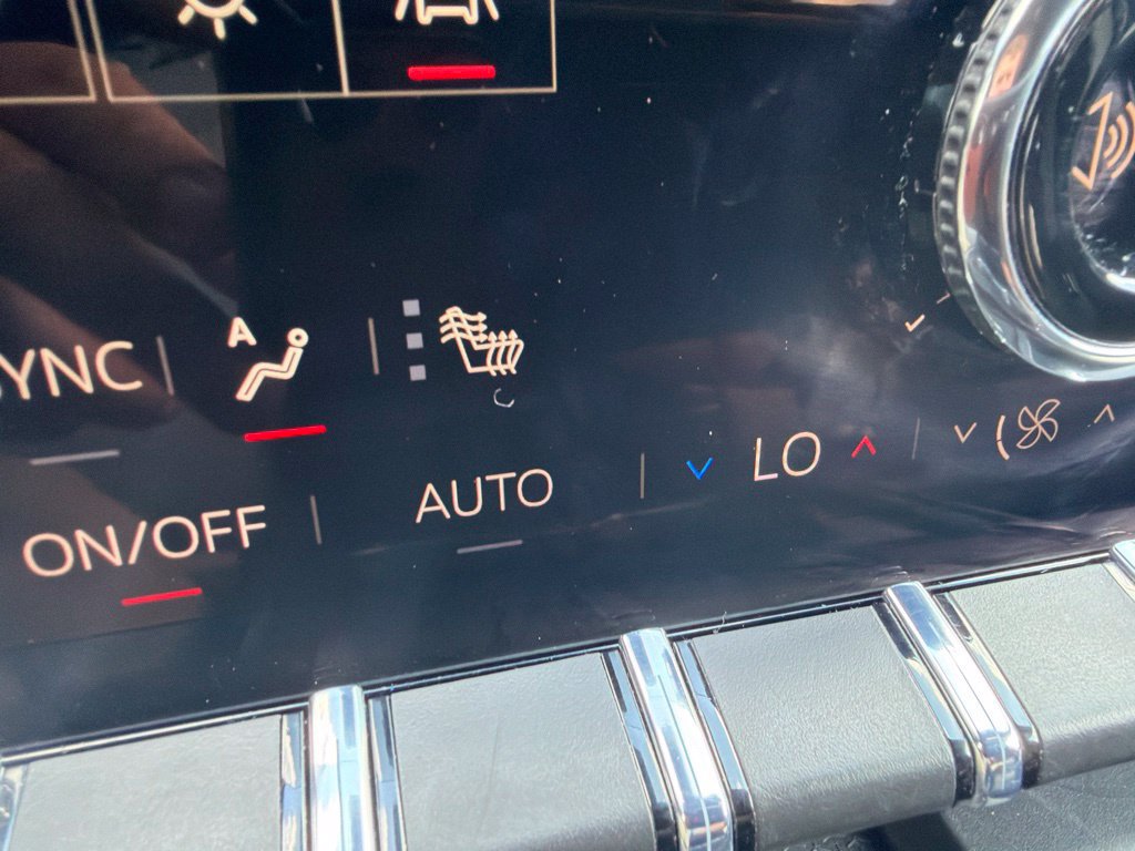Used 2026 GMC Acadia Elevation w/ Elevation Premium Package FWD image 23