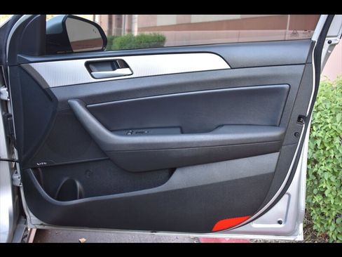 Used 2019 Hyundai Sonata Limited image 37