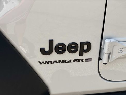 Used 2024 Jeep Wrangler Sport AWD/4WD image 12