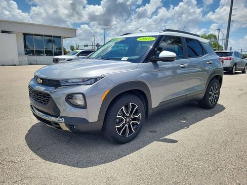 Certified 2023 Chevrolet TrailBlazer ACTIV w/ Sun and Liftgate Package FWD image 2