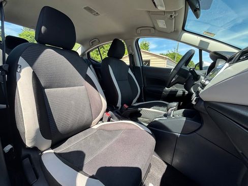 Used 2021 Nissan Versa SV FWD image 18