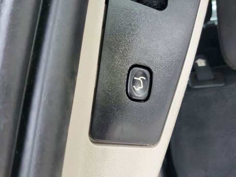 Used 2016 Dodge Grand Caravan SXT w/ Rear Park Assist Package FWD image 10