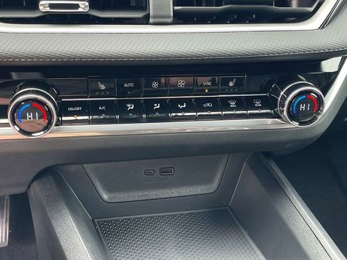 New 2026 Chevrolet Equinox LT w/ Convenience Package II FWD image 27