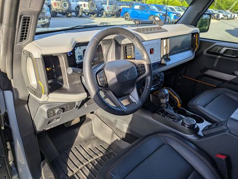 Certified 2022 Ford Bronco Badlands AWD/4WD image 15