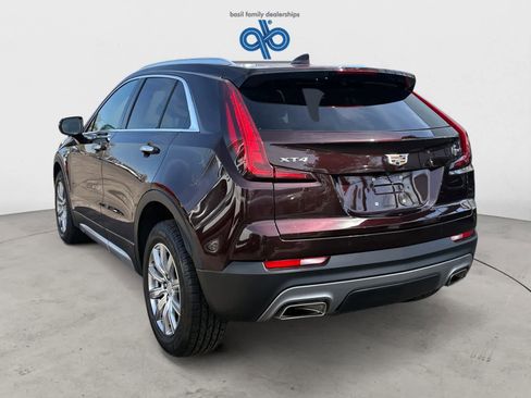 Used 2021 Cadillac XT4 Premium Luxury w/ Cold Weather Package FWD image 4