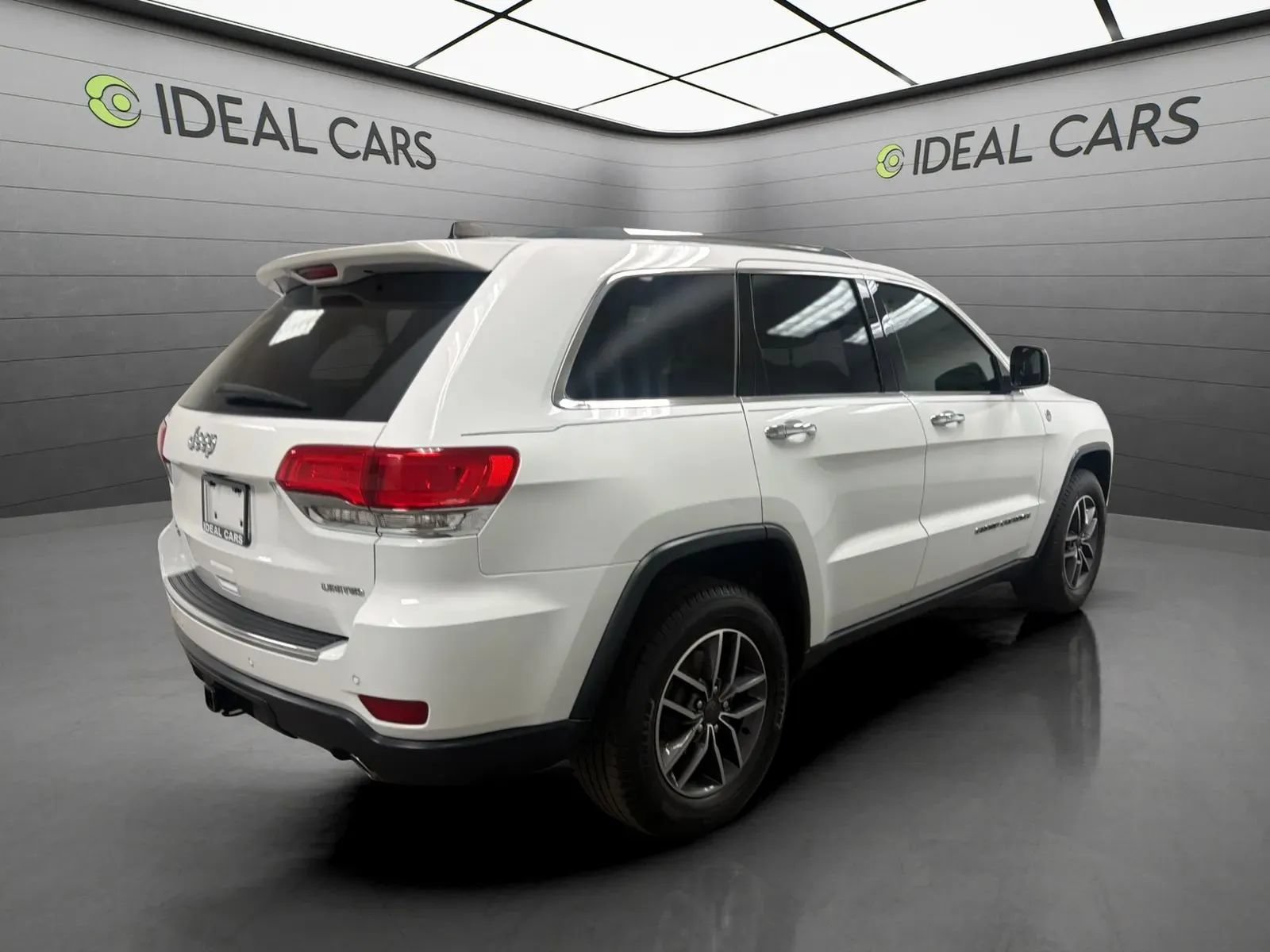 Used 2019 Jeep Grand Cherokee Limited AWD/4WD image 5