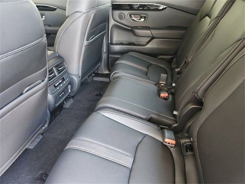 New 2025 Honda Pilot Touring image 14