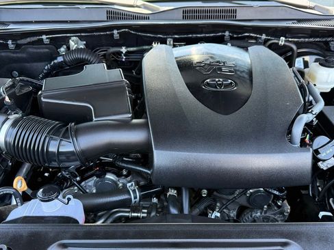 Certified 2022 Toyota Tacoma SR5 RWD image 31