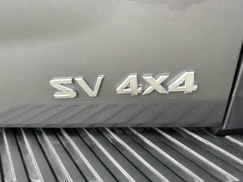 Used 2015 Nissan Titan SV w/ SV Value Truck Package AWD/4WD image 18