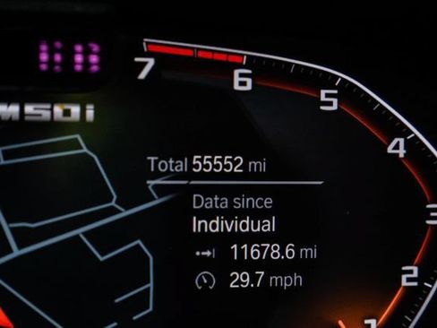 Used 2021 BMW X7 M50i w/ Dynamic Handling Package AWD/4WD image 28