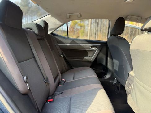 Used 2019 Toyota Corolla LE FWD image 18