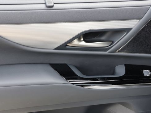 Used 2023 Lexus LX 600 F Sport image 37