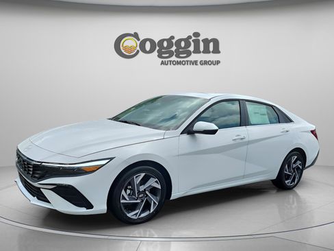 New 2026 Hyundai Elantra Limited FWD image 1