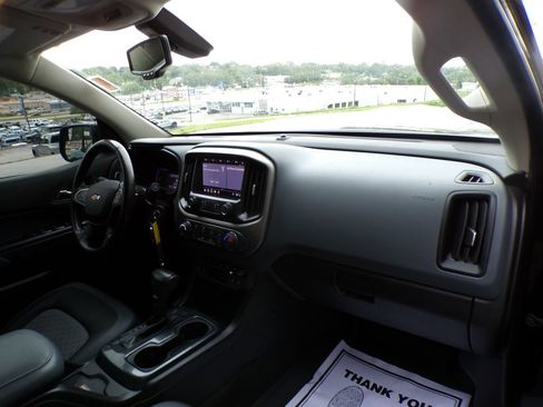 Used 2020 Chevrolet Colorado Z71 AWD/4WD image 14