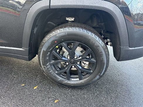 New 2025 Jeep Grand Cherokee Altitude image 18