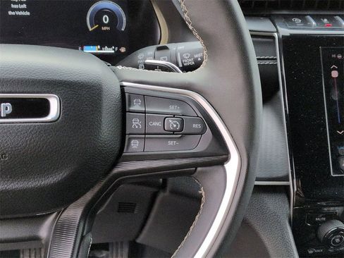 Certified 2024 Jeep Grand Cherokee L Laredo image 19