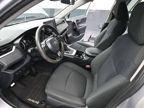 Used 2019 Toyota RAV4 LE w/ Carpet Mat Package AWD/4WD image 22