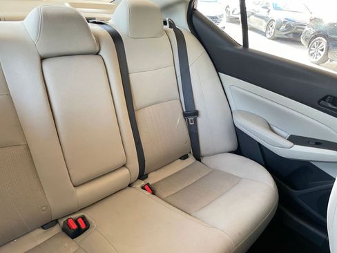 Used 2025 Nissan Altima 2.5 SV FWD image 37