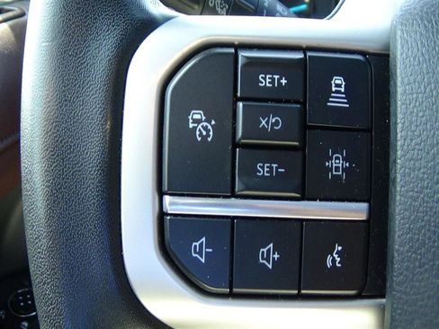 Used 2024 Ford Expedition Limited image 26