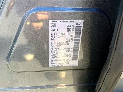 Used 2024 Nissan Pathfinder SV image 14