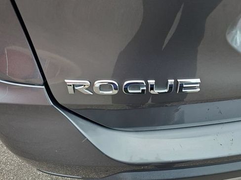 Used 2019 Nissan Rogue S AWD/4WD image 34