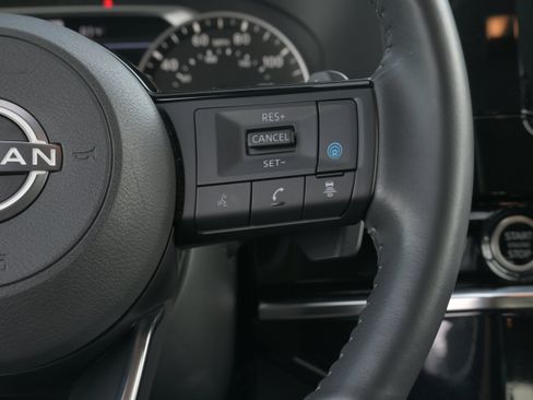 Used 2023 Nissan Pathfinder SL w/ SL Premium Package FWD image 23