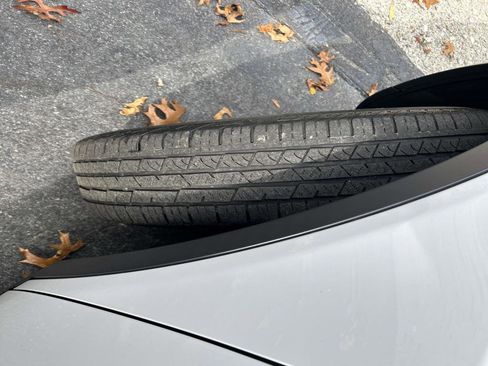 Used 2018 Land Rover Discovery Sport HSE image 10