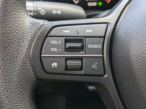 Used 2025 Honda HR-V LX image 21