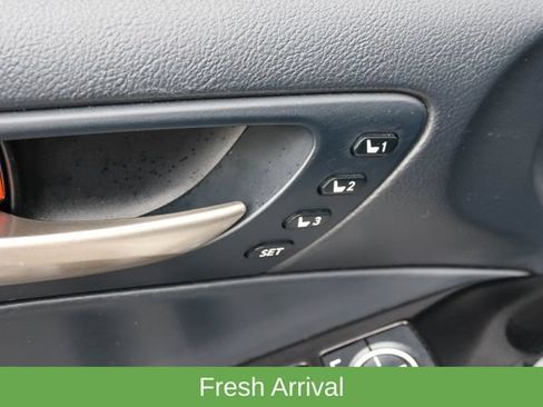 Used 2018 Lexus IS 300 AWD w/ Comfort Package image 11