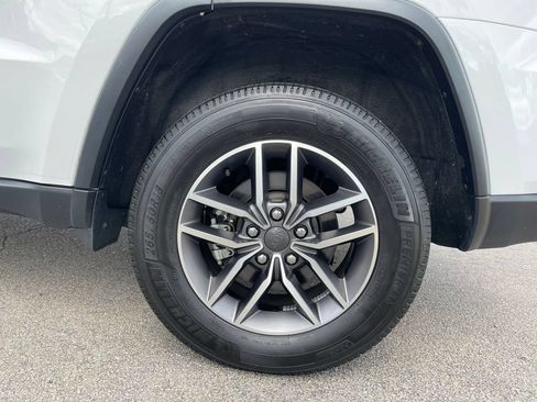 Certified 2022 Jeep Grand Cherokee Limited AWD/4WD image 10