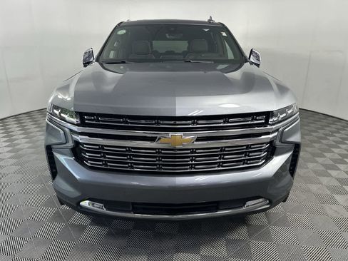 Used 2022 Chevrolet Suburban Premier w/ Premium Package RWD image 4